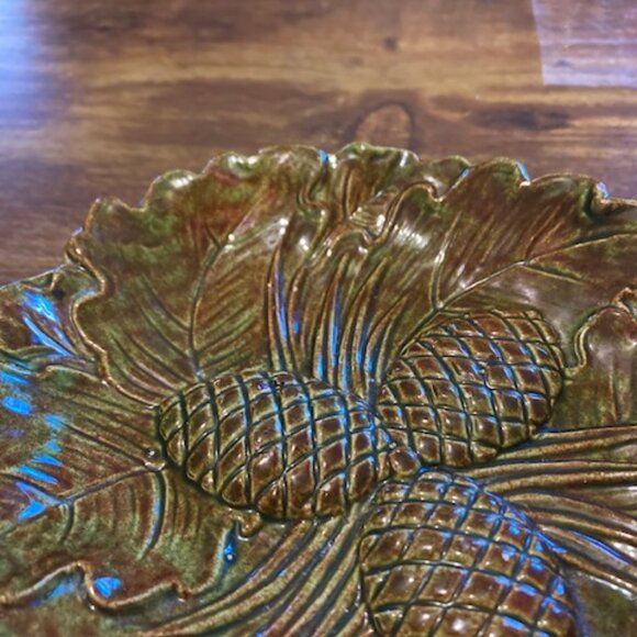 Vintage Majolica green and brown leaf pinecone dish - Picture 5 of 6